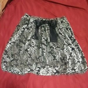 Blk/Gry Floral Skirt!